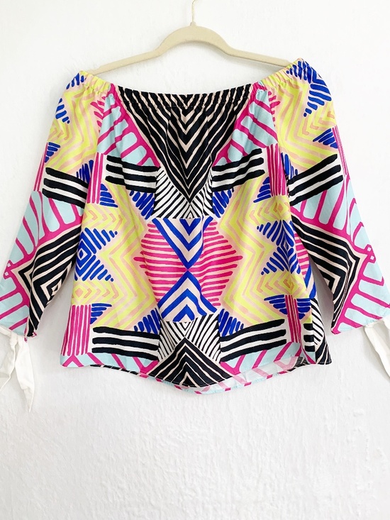 Marie Oliver Tops - Marie Oliver Bold Abstract Off-The-Shoulder 3/4 Sleeve Top Sz XS